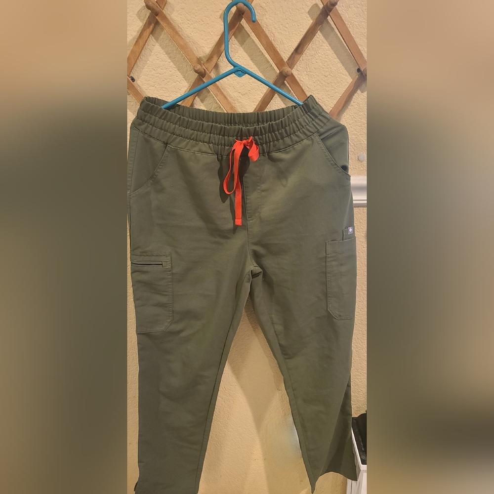 Figs pant, high-waisted Yola, women sz small petite, green w orange tie